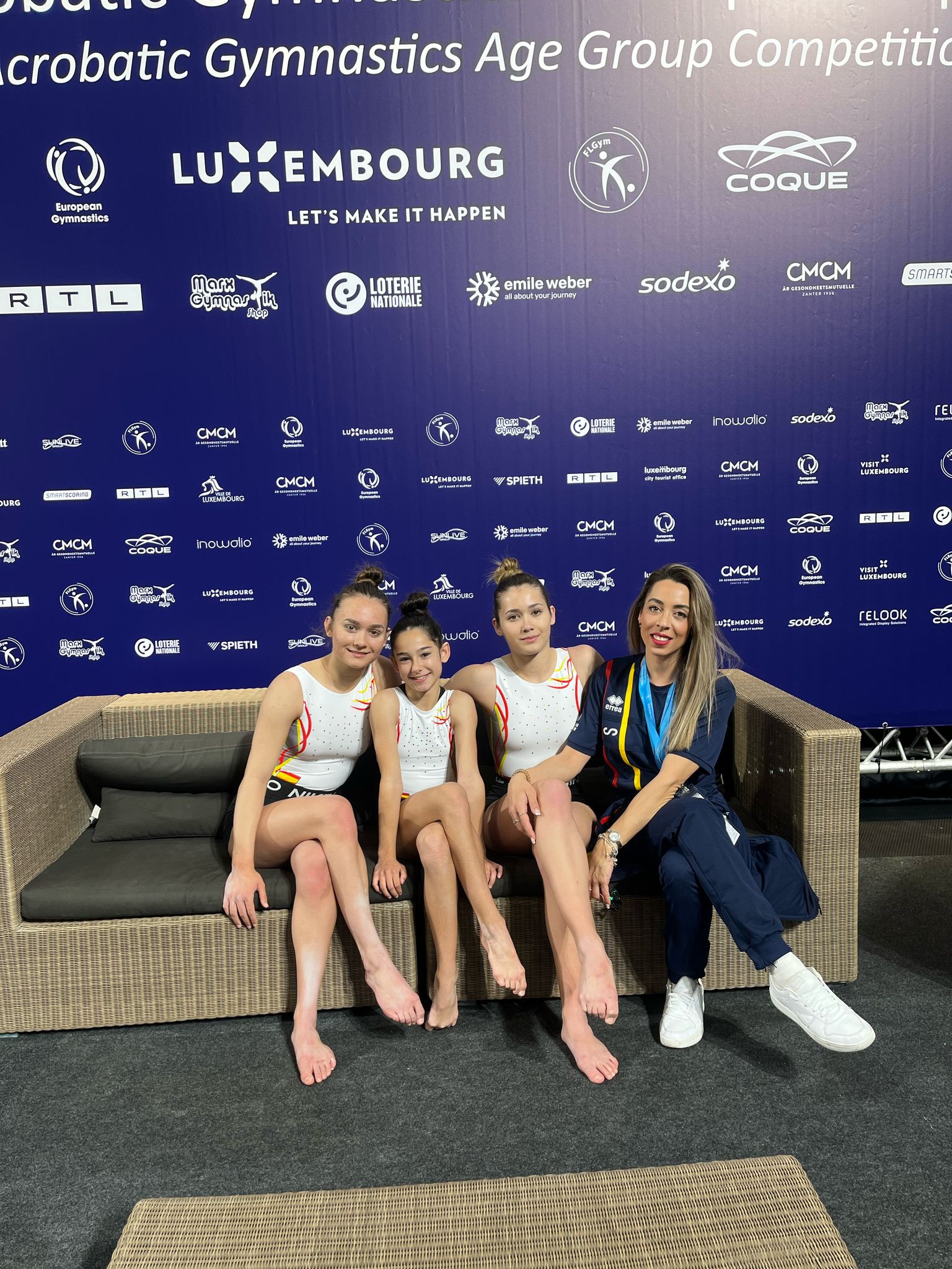 Equipo de gimnastas del Club Acrobatik